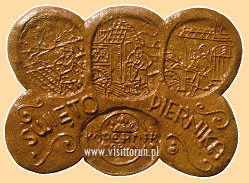 The most famous form of Toruń gingerbread: Catharine (Polish: Katarzynka)