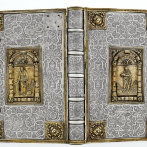 Renaissance silver binding from the collection of Albrecht Hohenzollern and his wife Anna Maria in the collection of the University Library in Toruń