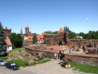 Fragment of the Teutonic castle ruins. Click to enlarge
